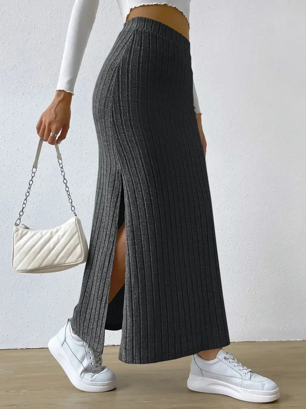 Gentle Classic Knit Skirt