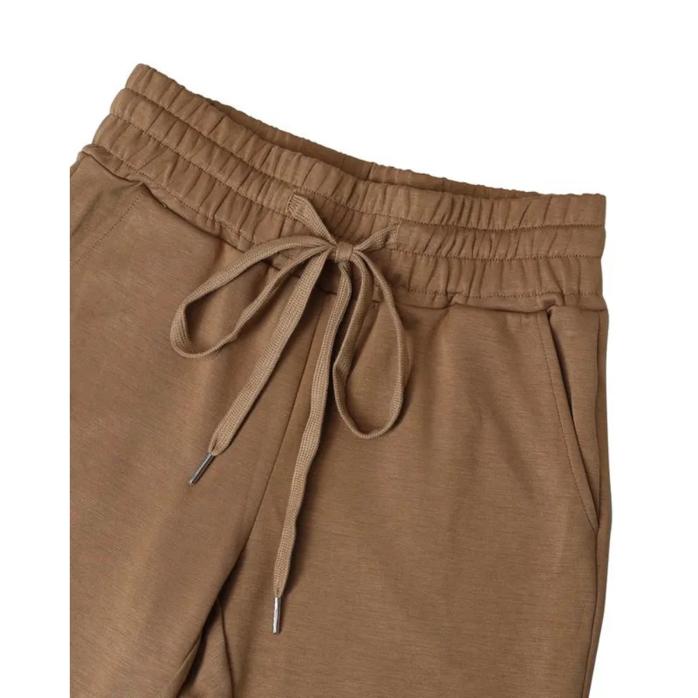 Women's Two-Piece Lounge Set with Hoodie and Shirred Waist Sweatpants Featuring Pocket Design