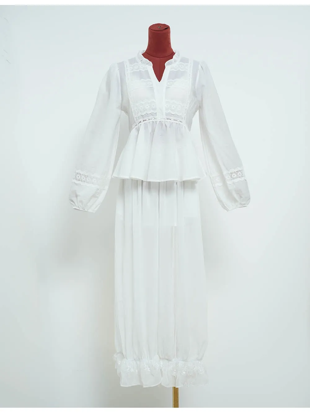 Lace Embroidery Panel Ruffle V Neck Long Sleeve Blouse