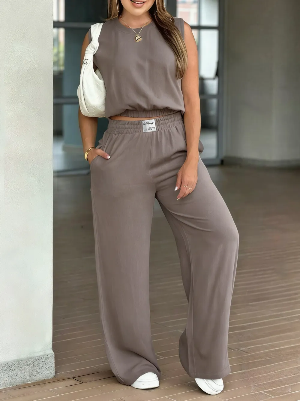 Women's Two-Piece Solid Color Vest And Wide-Leg Pants Set