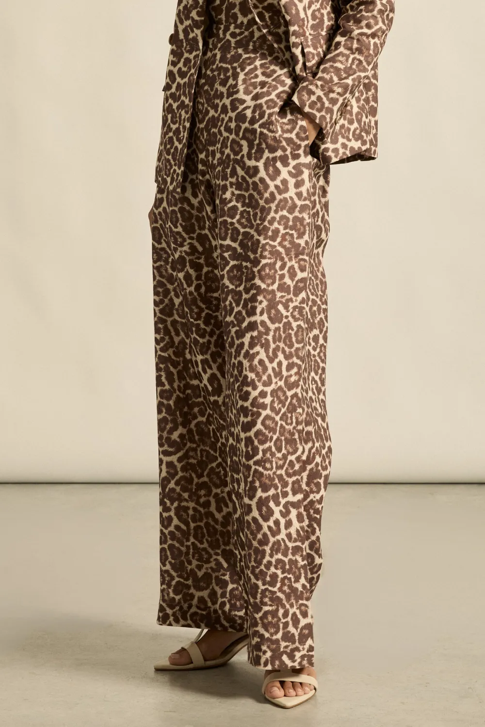 Women's Understated Wide Leg Pants