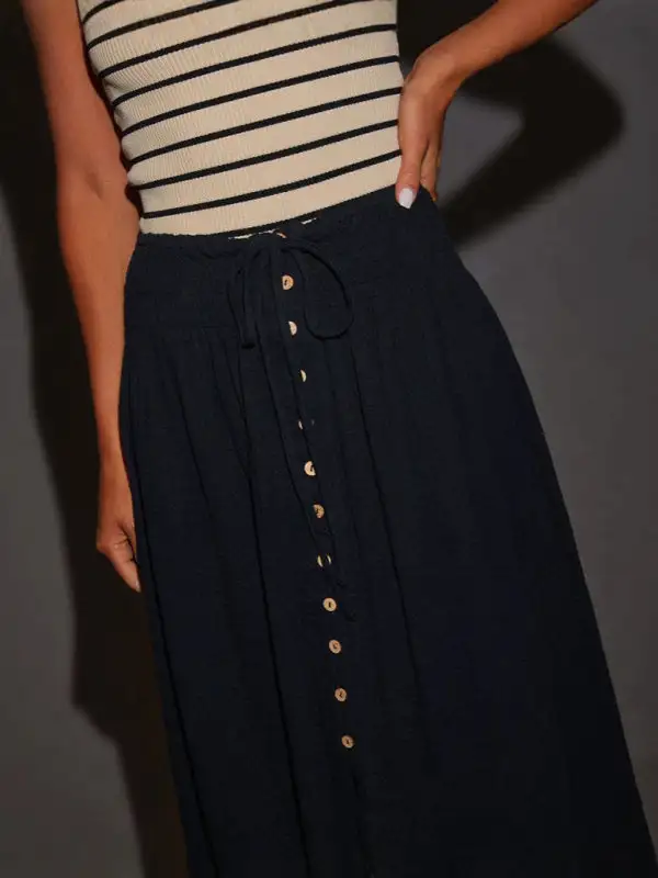 Neat Cotton Blend Pocket Detail Skirt
