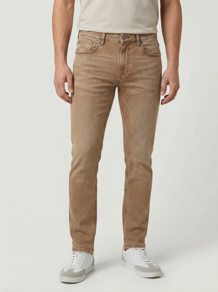 Men's Classic Weekend Mountain Logo Stretch Denim Jeans