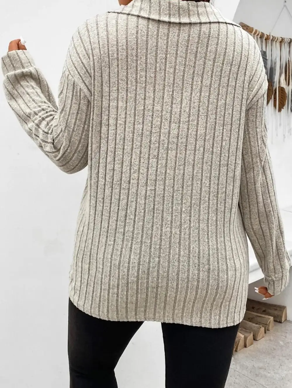 Plus Size Ribbed V-Neck Long Sleeve Tee