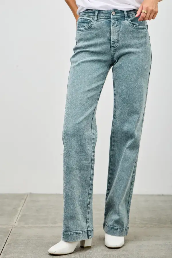 Refined High-Rise Slim-Fit Pocketed Stretch Wide Straight Jeans
