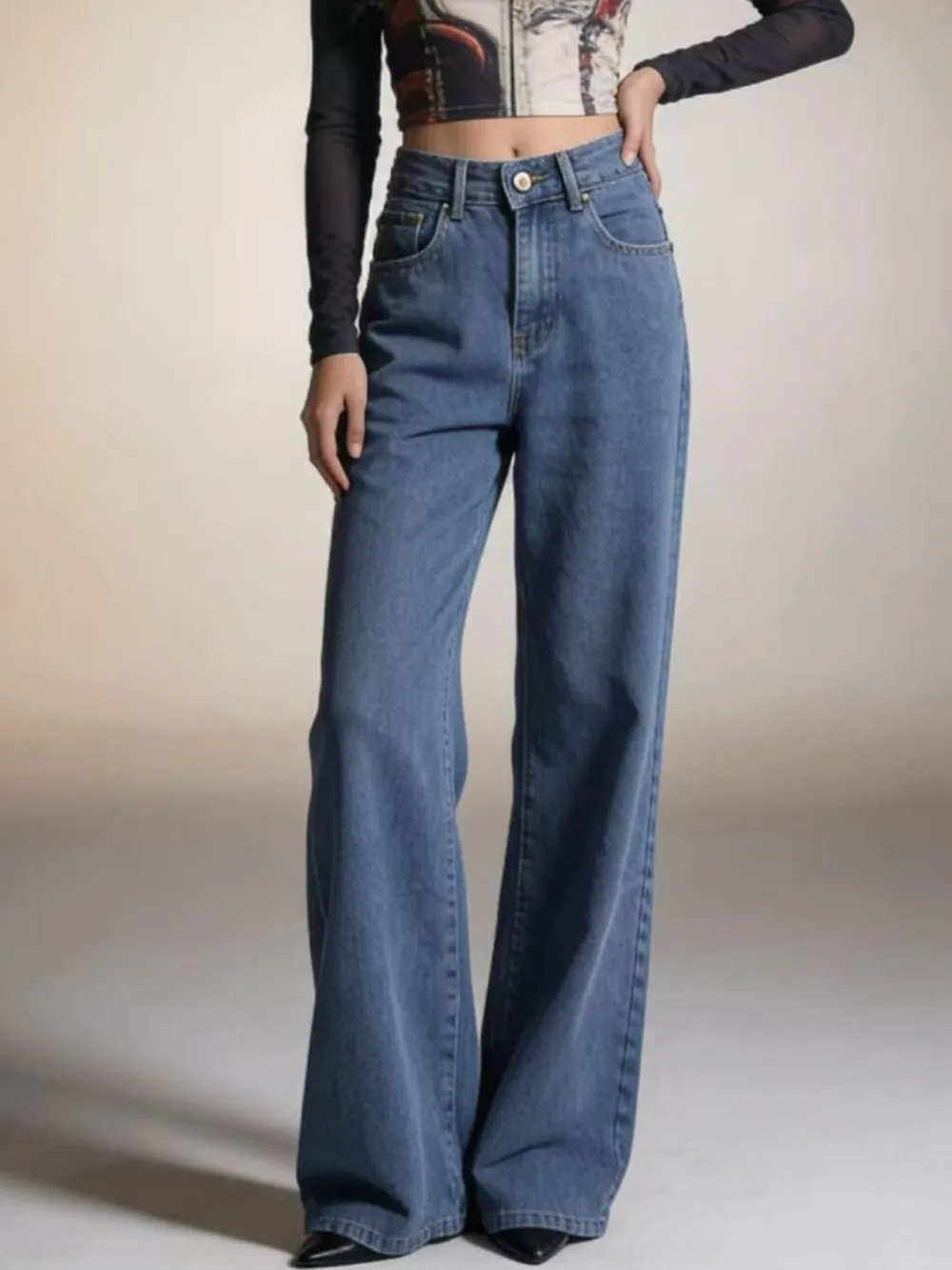Contoured Wide Leg Denim Jeans