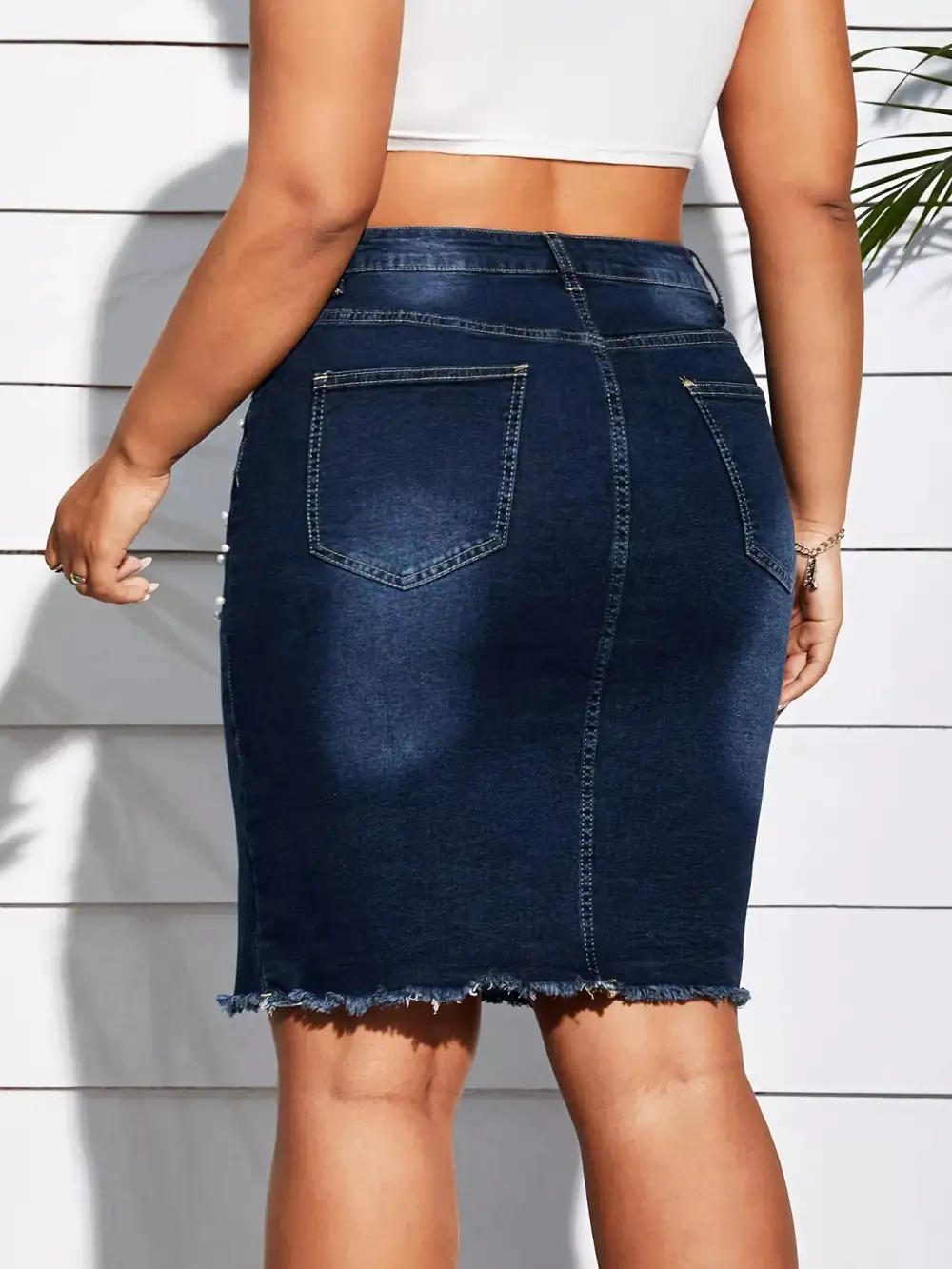 Plus Size Pearl Embellished Frayed Hem Denim Skirt