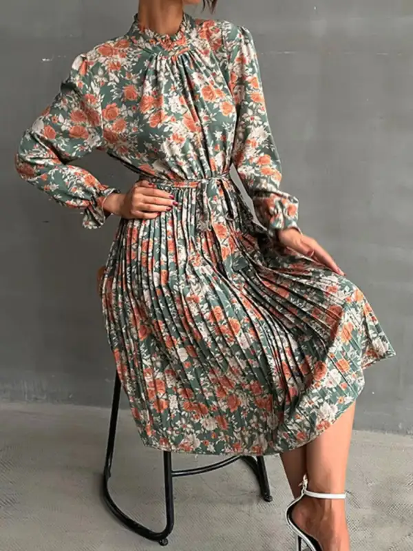 Gathered Detail Floral Printed Pleated Midi Dress
