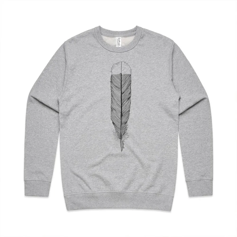 A versatile sports shirt with simple animal feather patterns