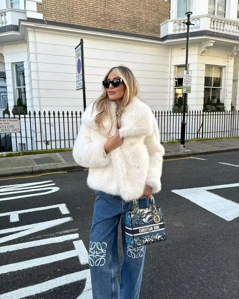 Women's Luxurious Oversize Solid Color Wide Lapel Snap Closure Fuzzy Thermal Outerwear, Fall & Winter Long Sleeve Outerwear, Faux Fur Outfit