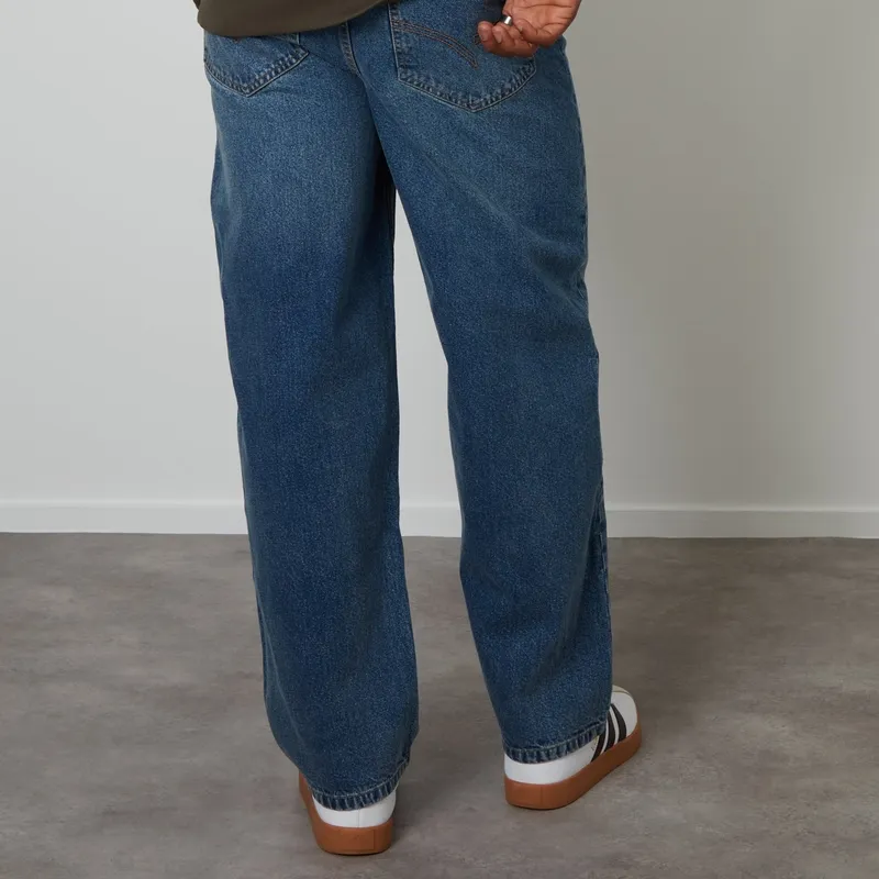 Light Wash Baggy-Fit Jeans