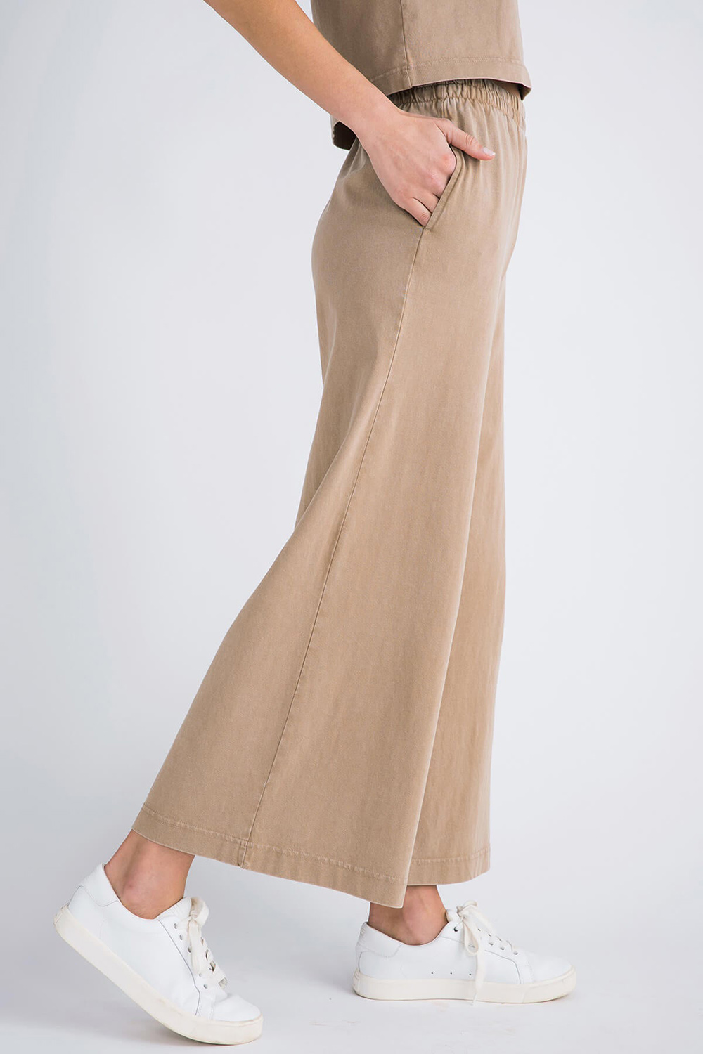 Solid Flare Pocket Pant - Iced Coffee