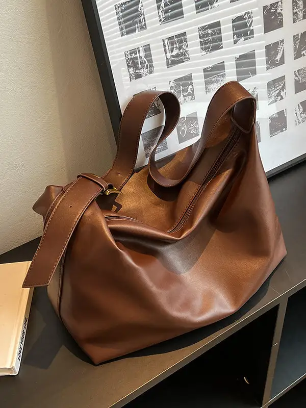 Classic Modern Shoulder Bag