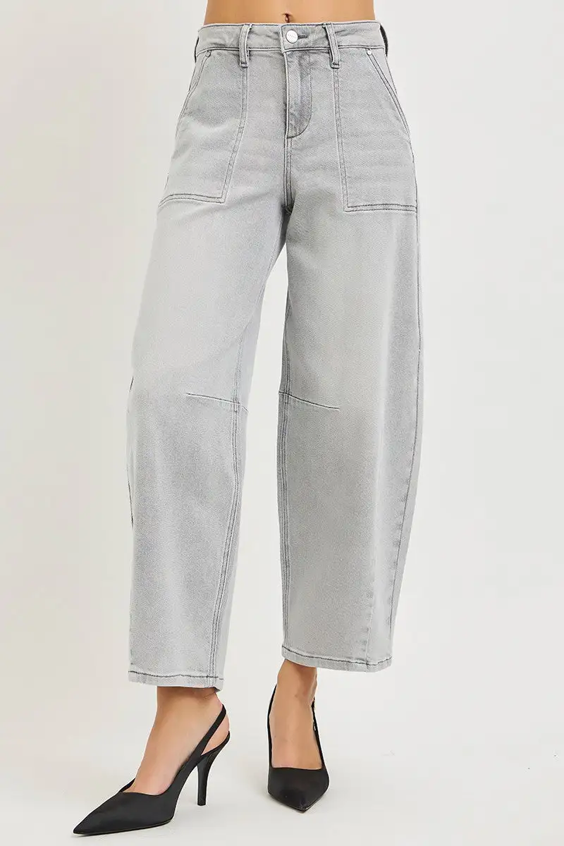 Minimal Wide Leg Jeans