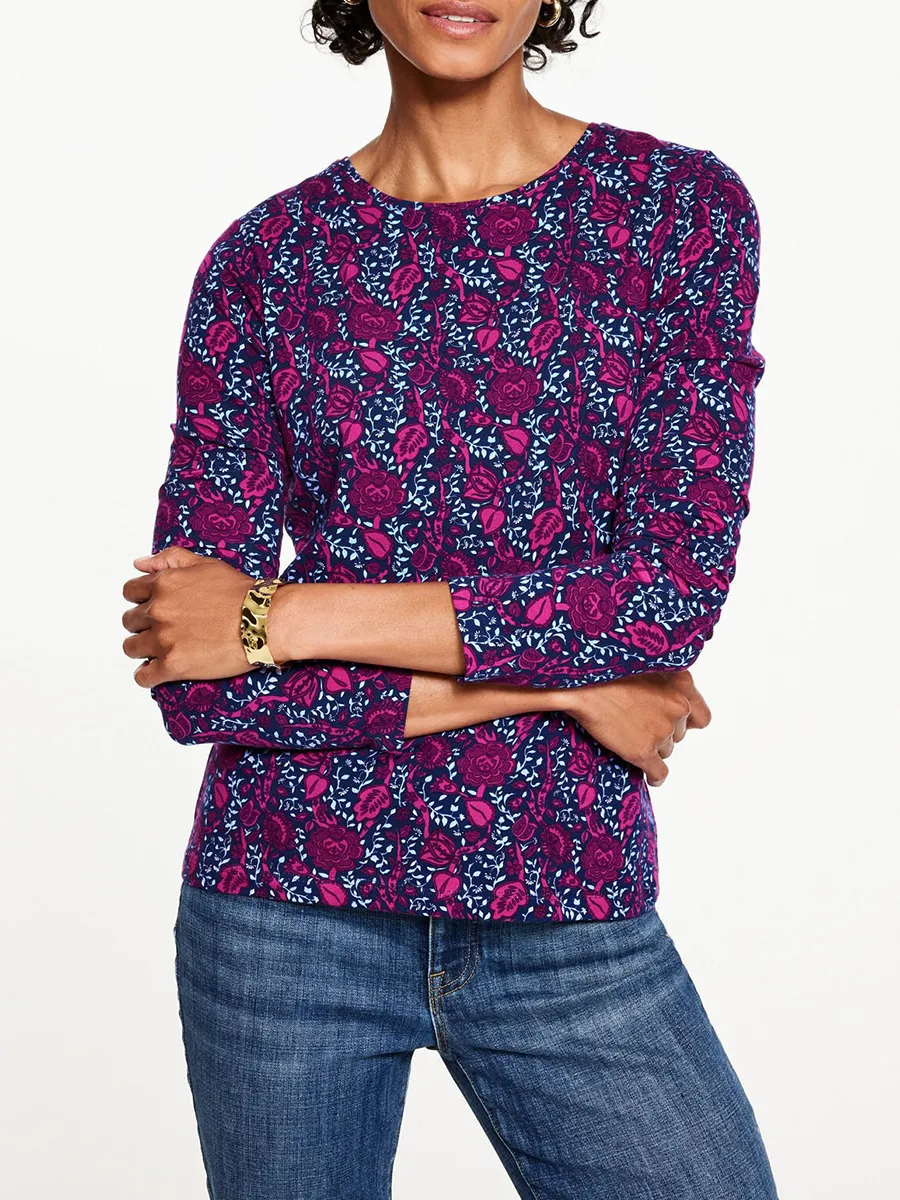 Lady'S Stylish Round Neck T-Shirt With Elaborate Floral And Leaf Patterns