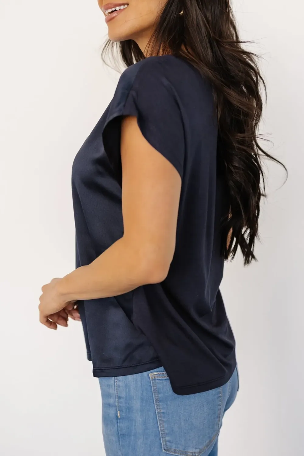 Simple Silky And Breathable Round Neck Shirt