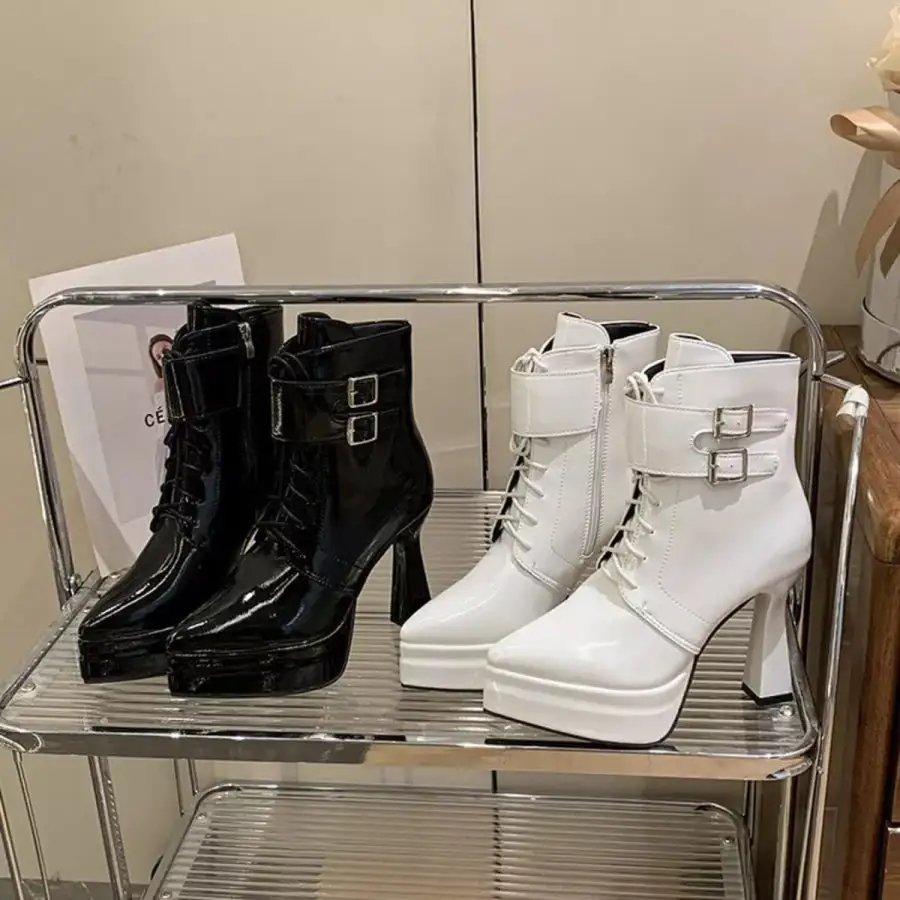 Classic Lace Up Block Heels Boots