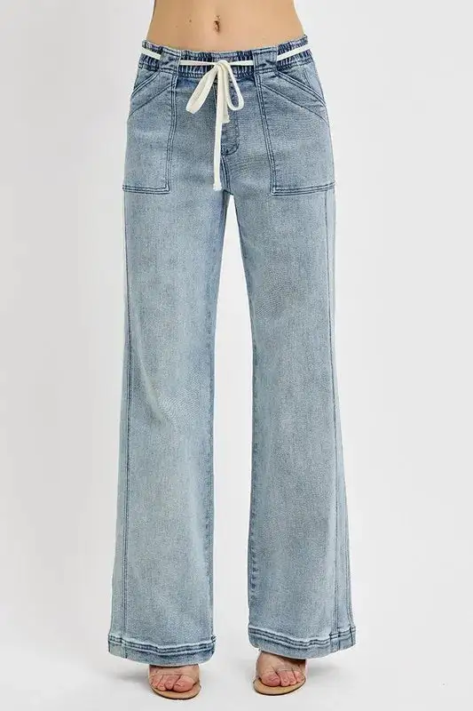 Straight Leg Jeans With Pockets