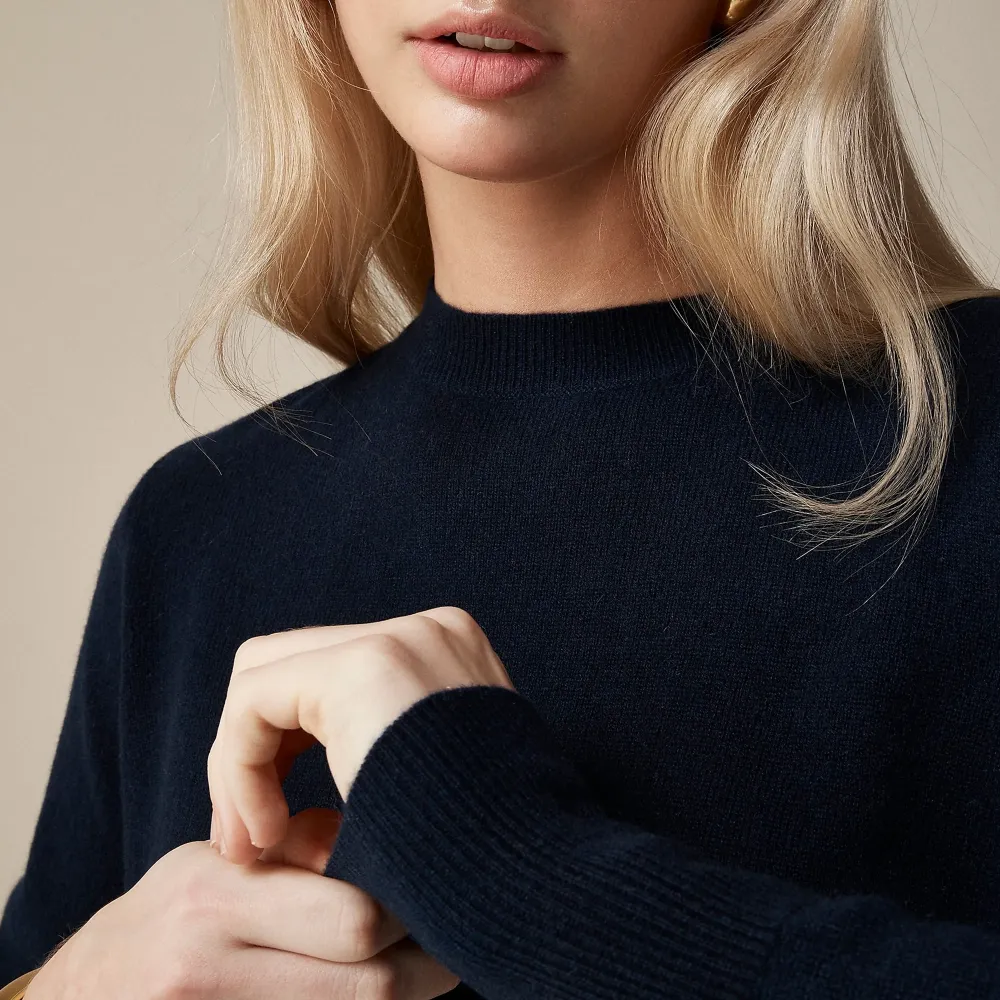 Simple Cashmere Crew Neck Sweater