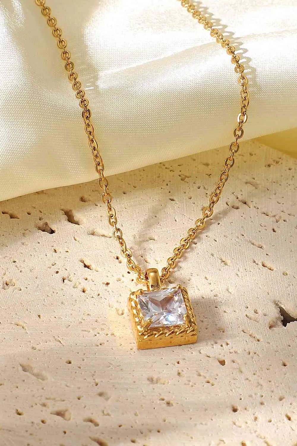 Rhinestone Pendant Plated Necklace