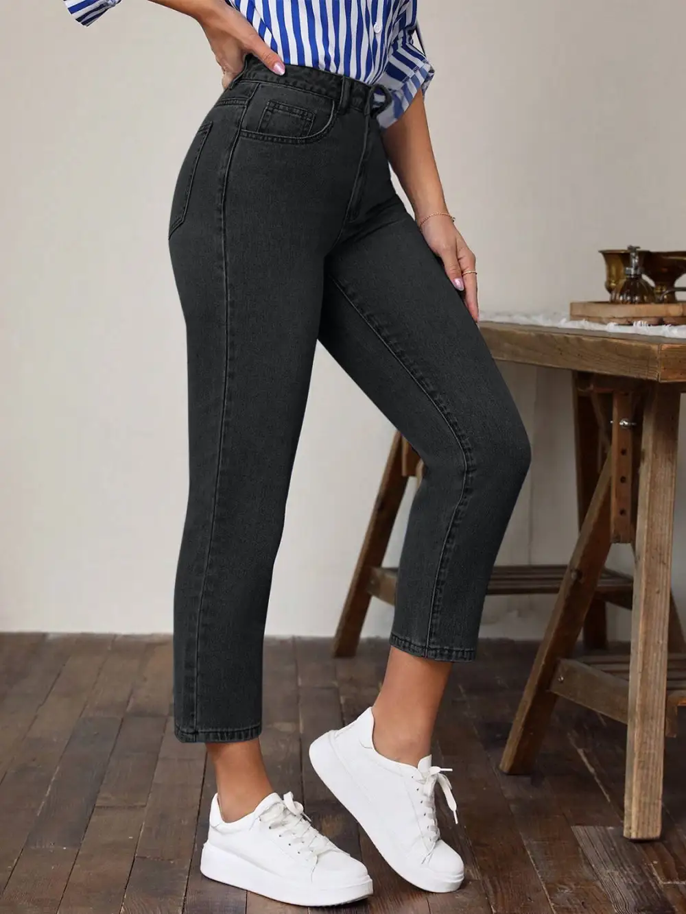 High Waist Pocket Detail Denim Jeans