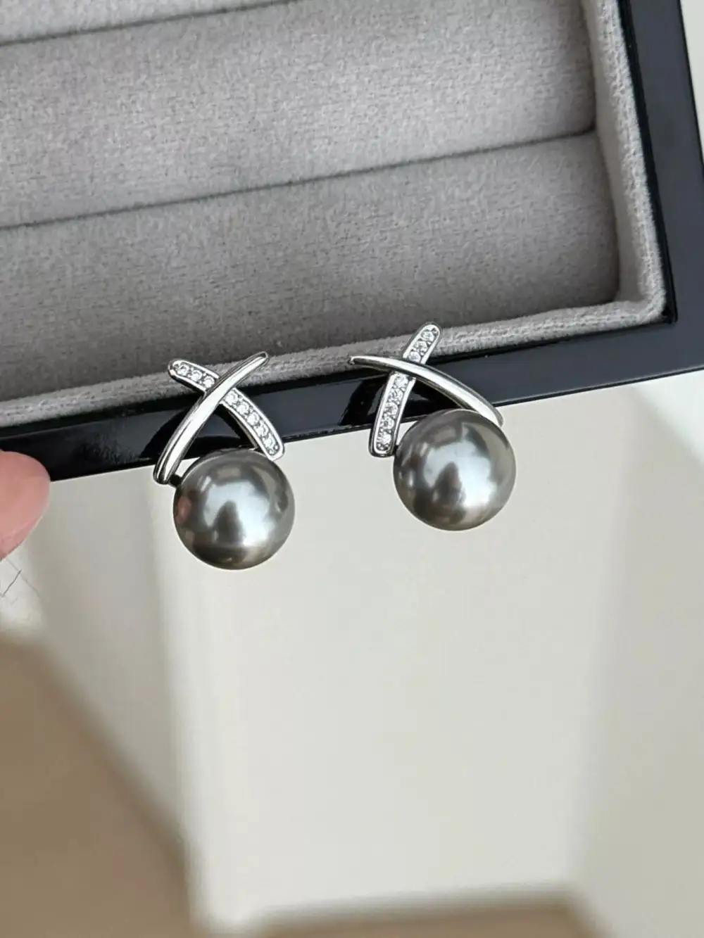 Everyday Pearl Stud Earrings