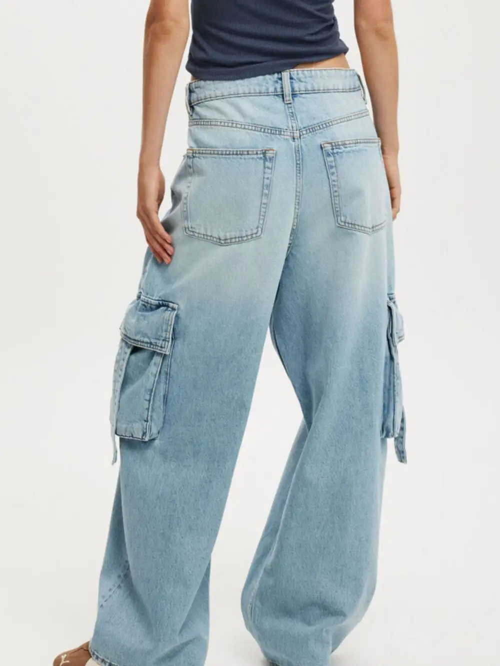 Pocketed Wide Leg Denim Jeans