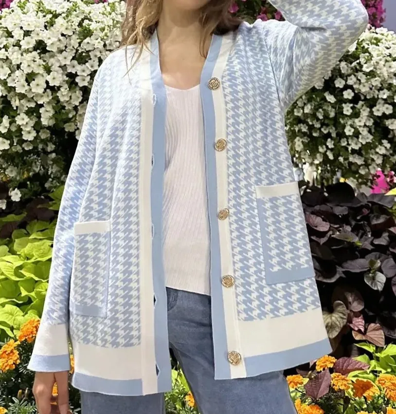 Viscose-Blend Polyester-Blend Button-Front V-Neck Cardigan