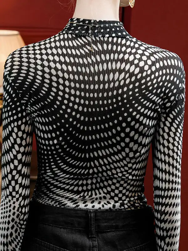 Long Sleeve Curve Fit Contrast Print Mock Neck T-Shirt