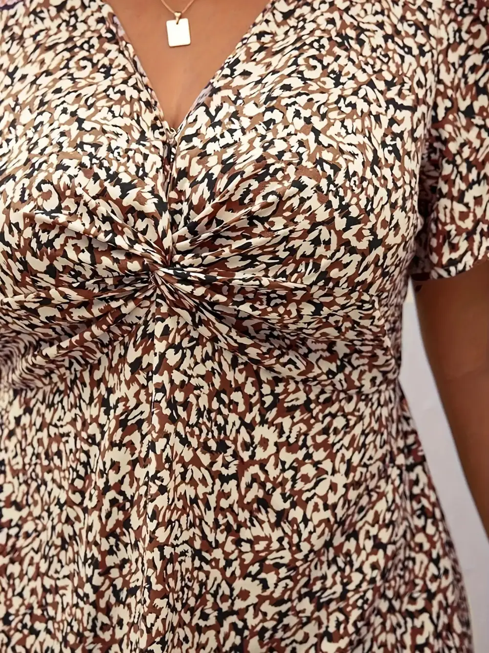 Polished Detail Printed V Neck Short Sleeve Midi Dress