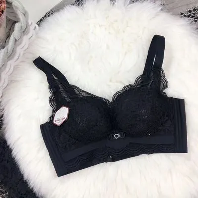 Plus-Size Wireless Lace Push-Up Bra
