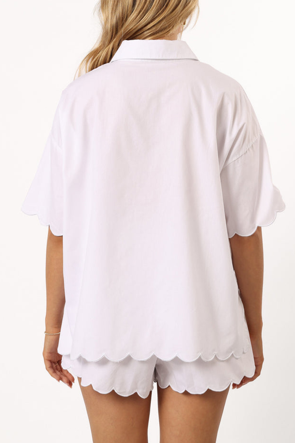 WHITE SHORT SLEEVE BUTTON TOP