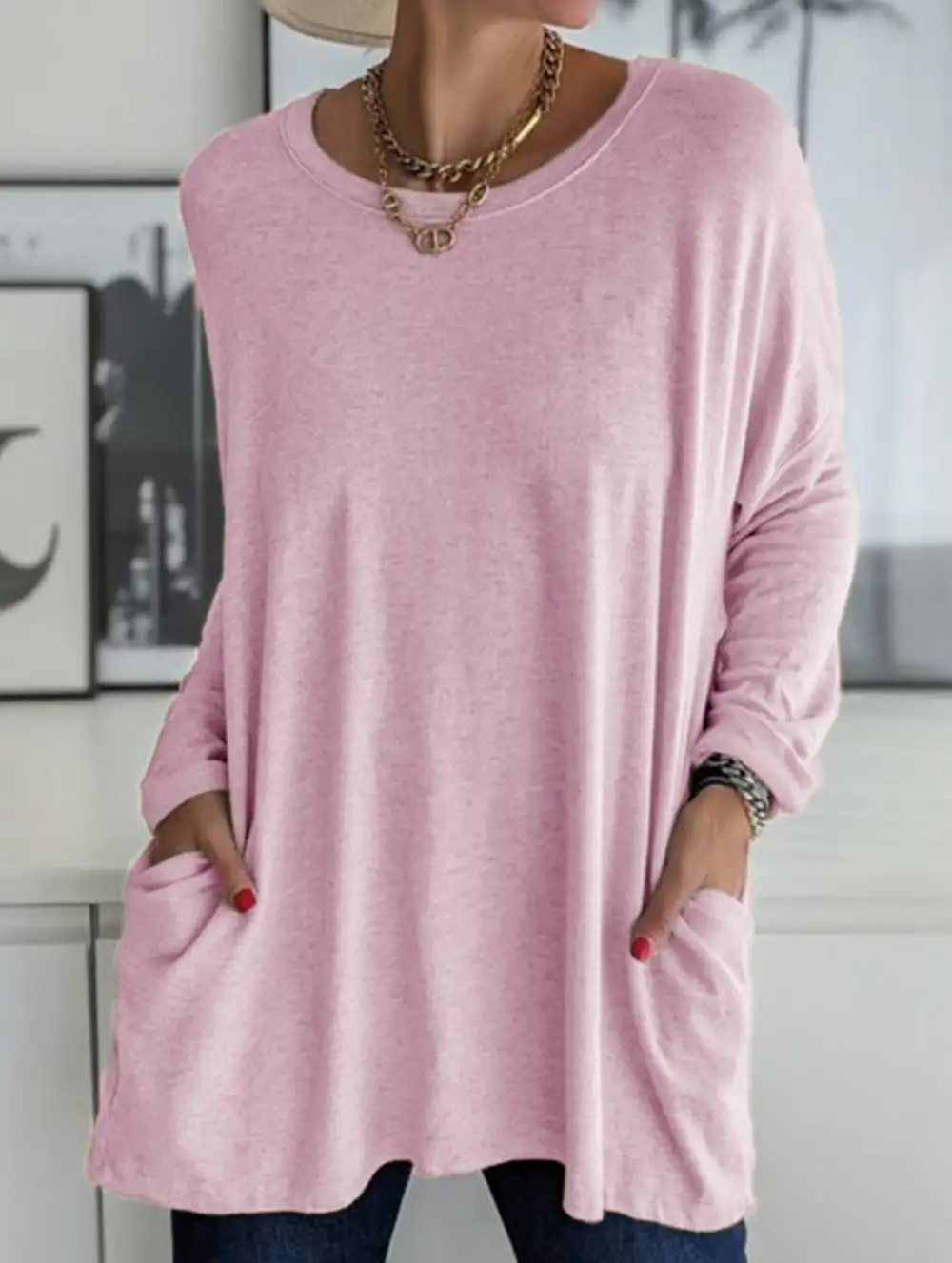Round Neck Loose Pocket Tee