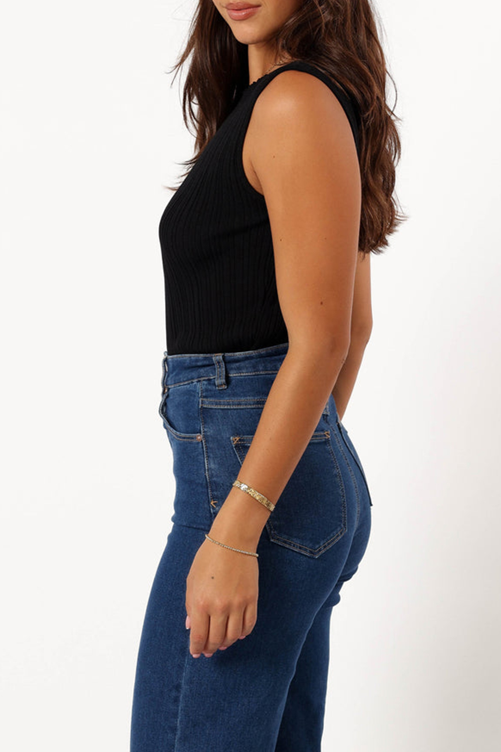 BLACK AND WHITE KNITTED VEST