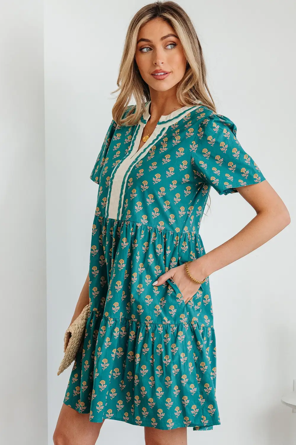 Lightweight Feel Floral V Neck Short Sleeve Dress