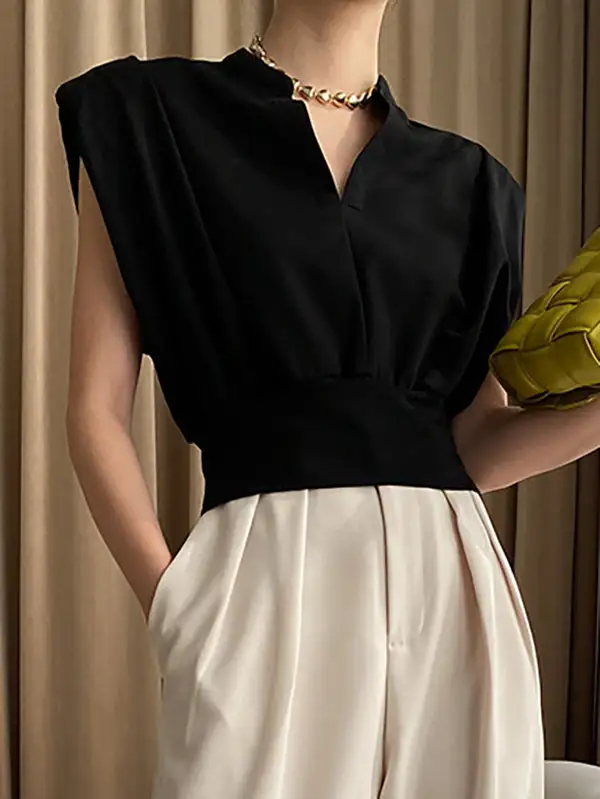 Relaxed Sleeveless Pleat Detail Shoulder Pad V-Neck T-Shirt