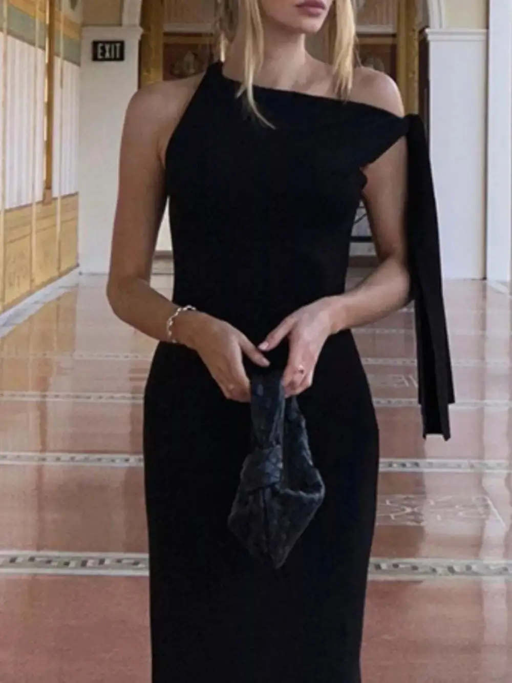 Elegant Sleeveless Tie Shoulder Maxi Dress