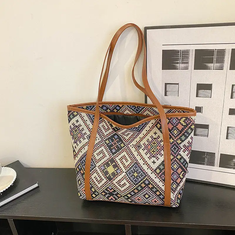 Everyday Roomy Everyday Carry Handbag