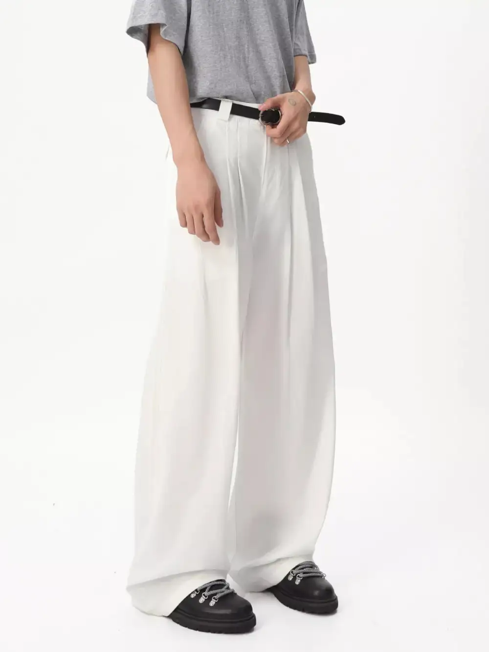 Classic Men's Wide Leg Pleated Pants