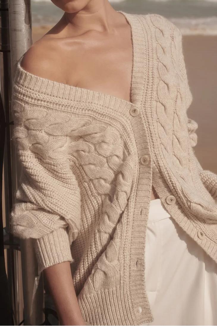 CHALK CABLE KNIT CARDIGAN