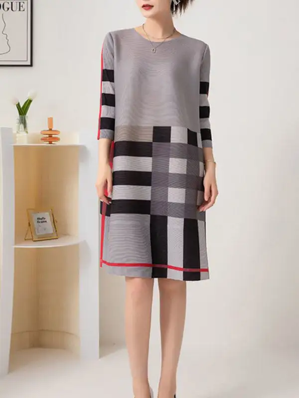 A Line Relaxed Contrast Color Plaid Pleated Round Neck Mini Dress