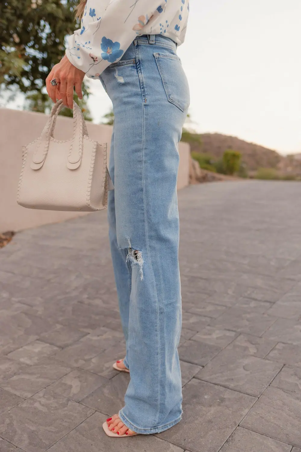 Distressed Easygoing Wide Leg Jeans