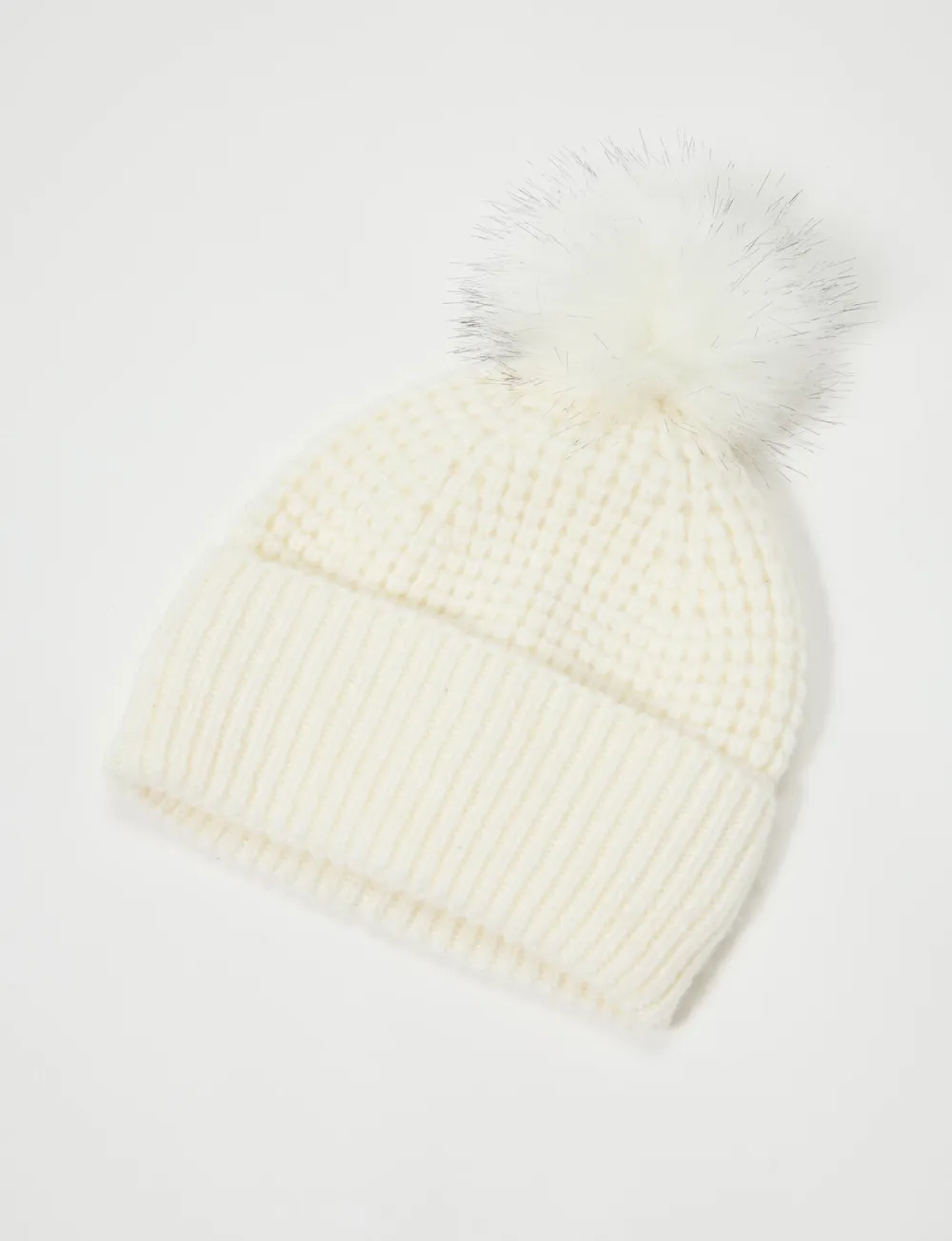 Gentle Cream Wool Ball Hat