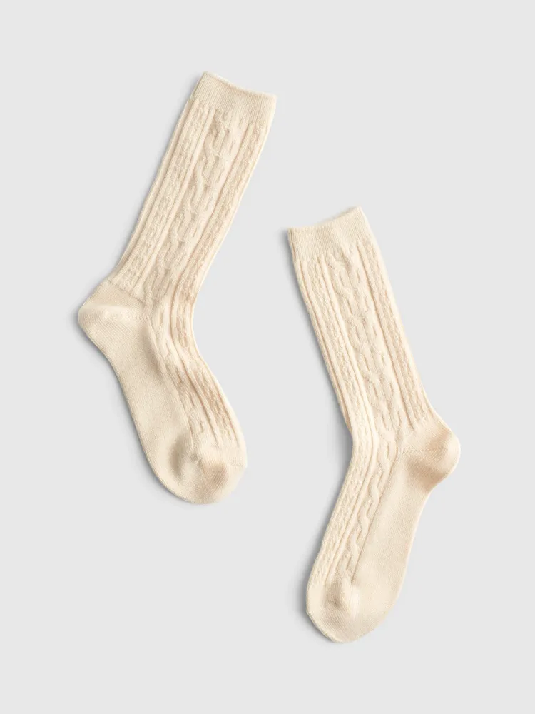 Classic Cable Knit Crew Socks