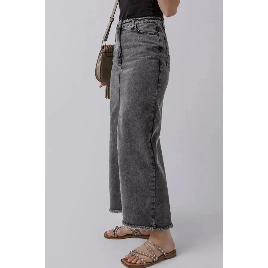 Raw Hem Midi Denim Skirt with Pockets