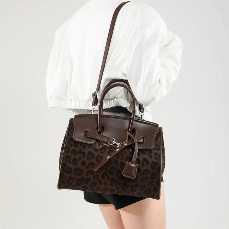 Modern Zip-Top Shoulder Bag