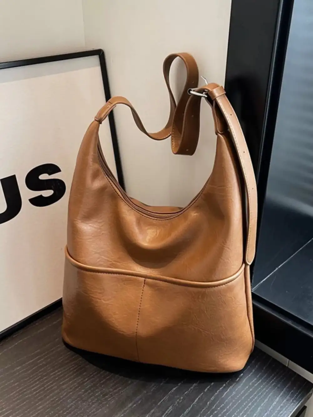 Easygoing Adjustable Strap Shoulder Bag