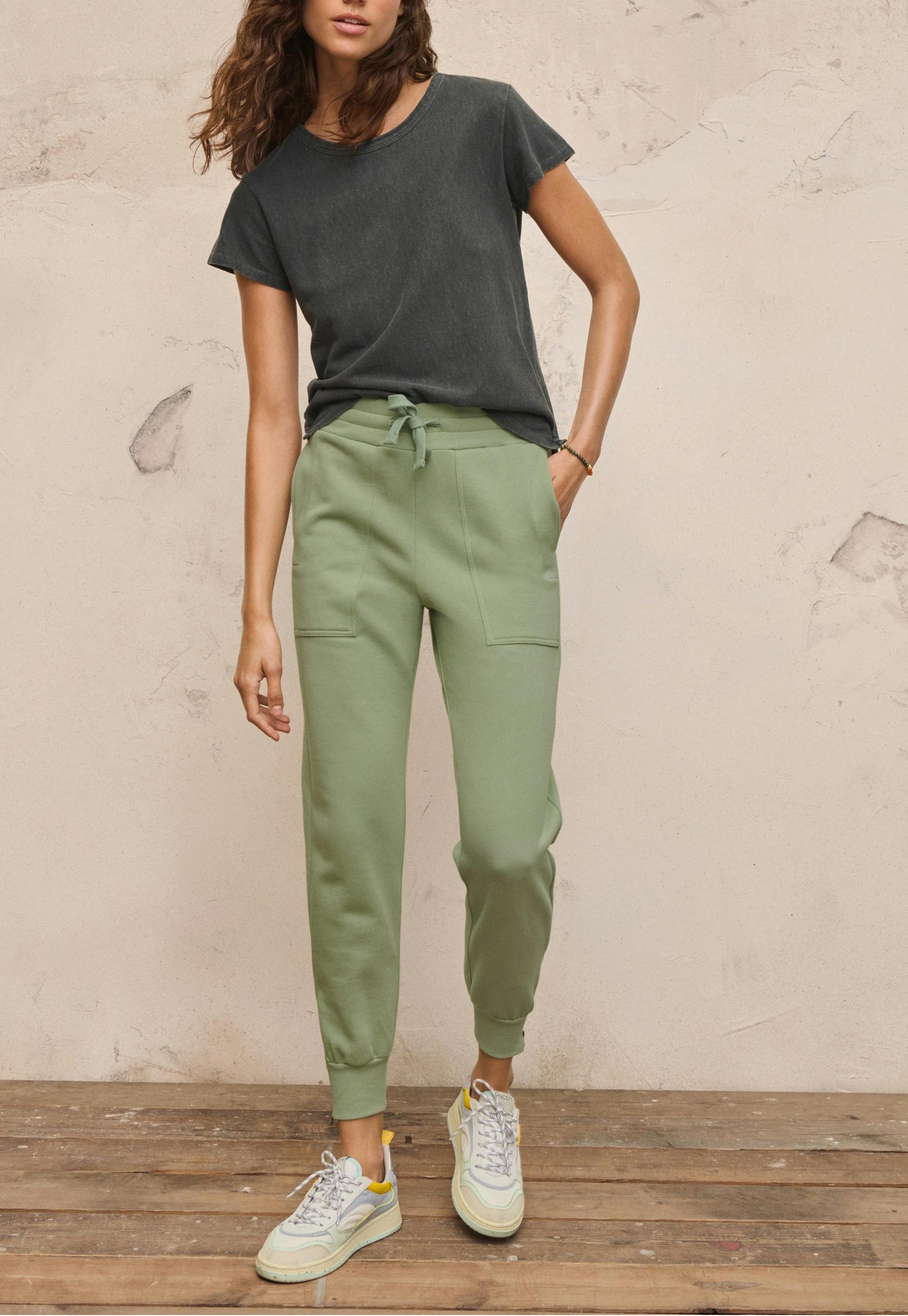 Jersey joggers
Organic cotton fleeceback