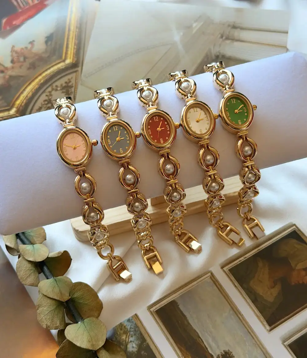 Vintage Pearl Detail Fashion Watch