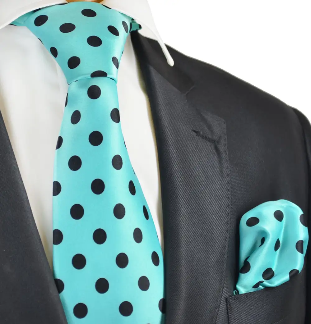 Sharp Polka Dot Men's Necktie With Pocket Square